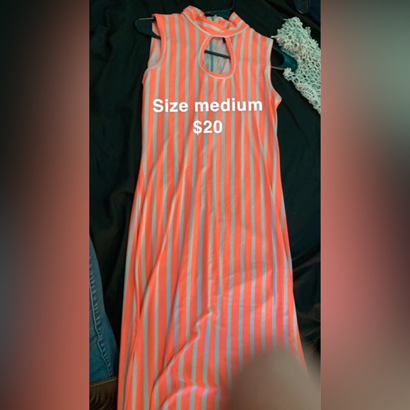 Dresses - Picture 5 of 14